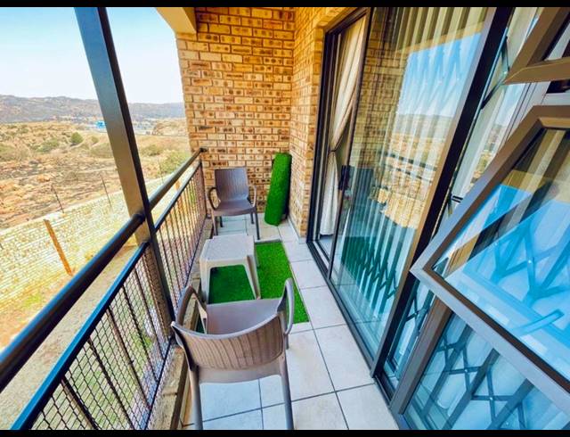 2 BEDROOM TOWNHOUSE FOR SALE IN SOUTH CREST